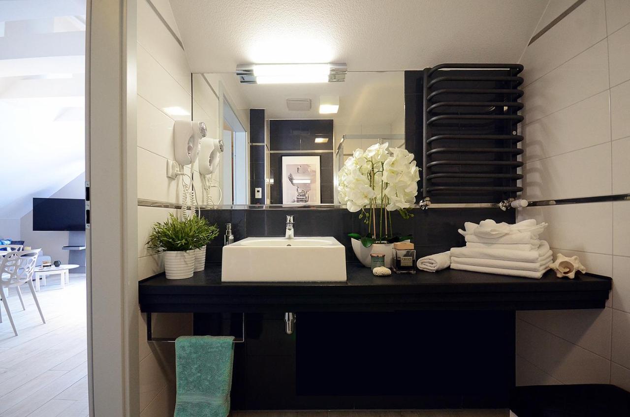 Apartamenty Biala Sowa Czarna Gora Sienna  Exteriör bild