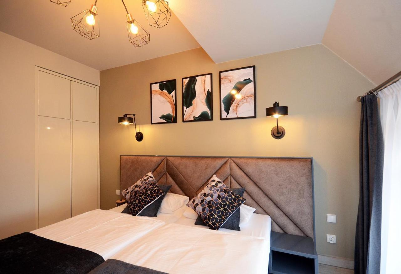 Apartamenty Biala Sowa Czarna Gora Sienna  Exteriör bild